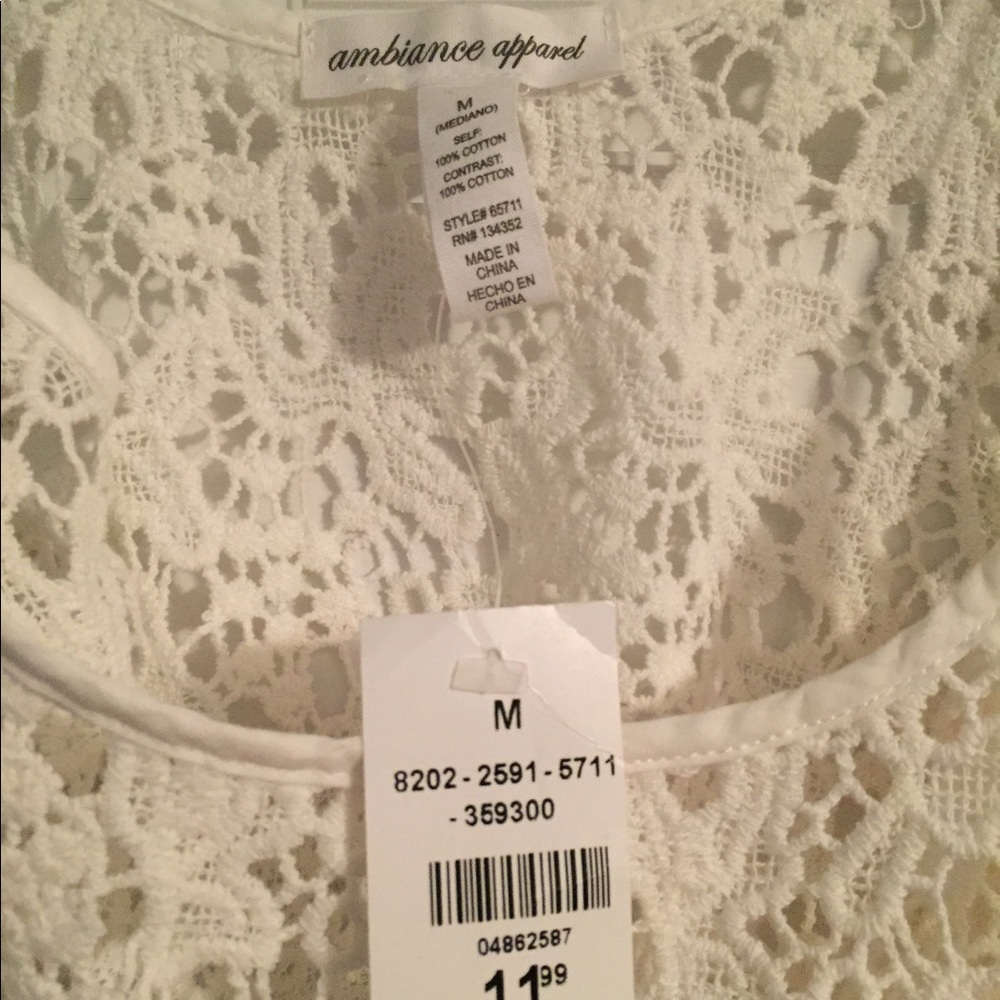 White lace shirt - Picture 2 of 3